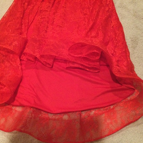 Beautiful RED. Prom or Special Occasion Dress Size 16. Never Worn ! - Picture 2 of 8